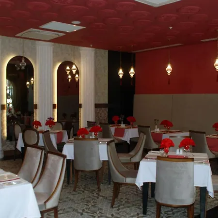 Lrs Port River & Szálloda