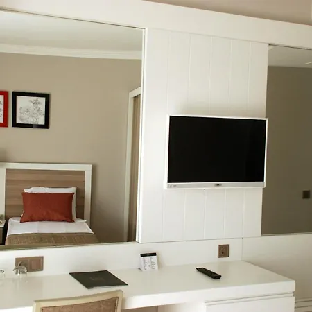 Port River Hotel&spa Side