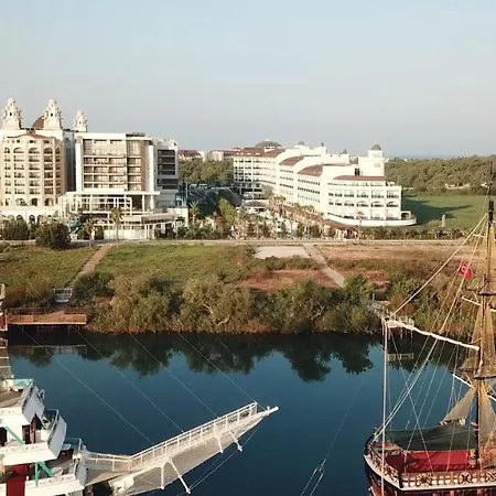 فندق Lrs Port River & 5*